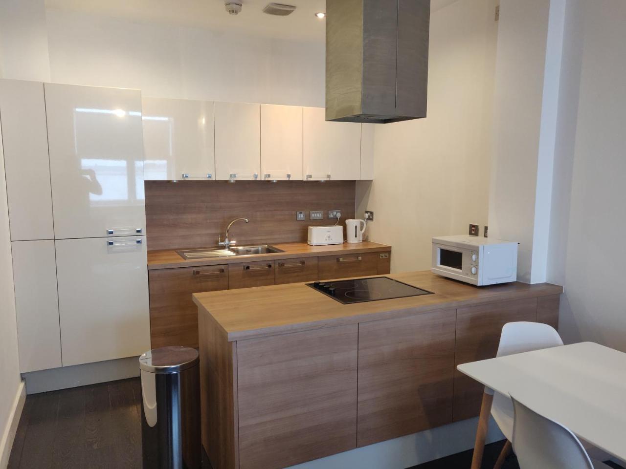 Canal Side Apartment By Serviced Living Liverpool Esterno foto