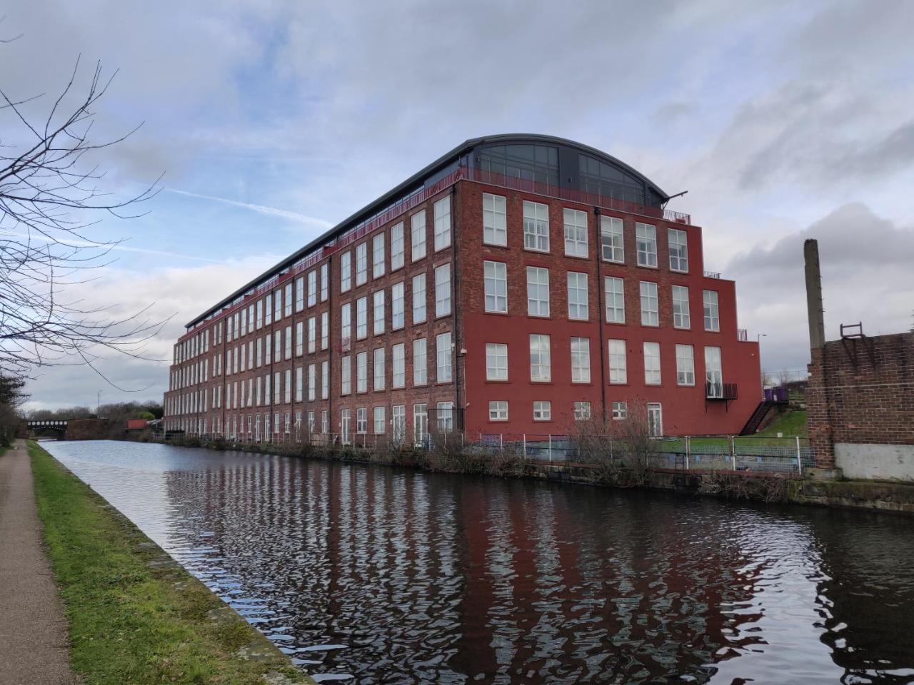 Canal Side Apartment By Serviced Living Liverpool Esterno foto