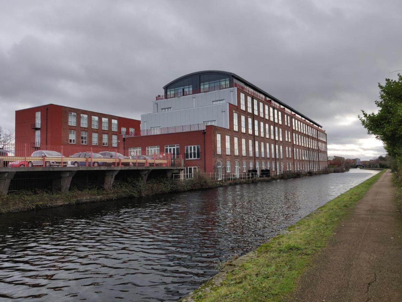 Canal Side Apartment By Serviced Living Liverpool Esterno foto