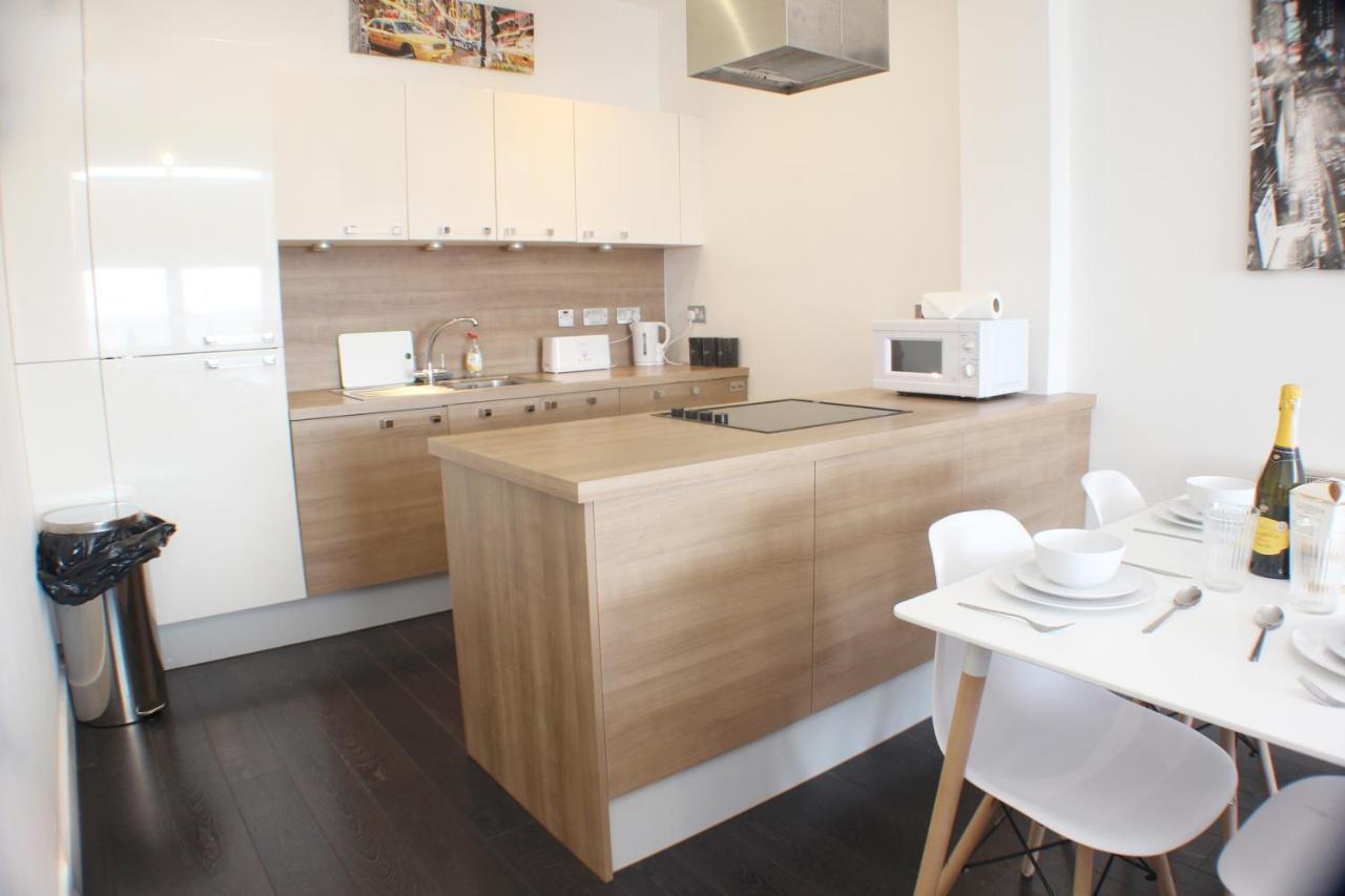 Canal Side Apartment By Serviced Living Liverpool Esterno foto