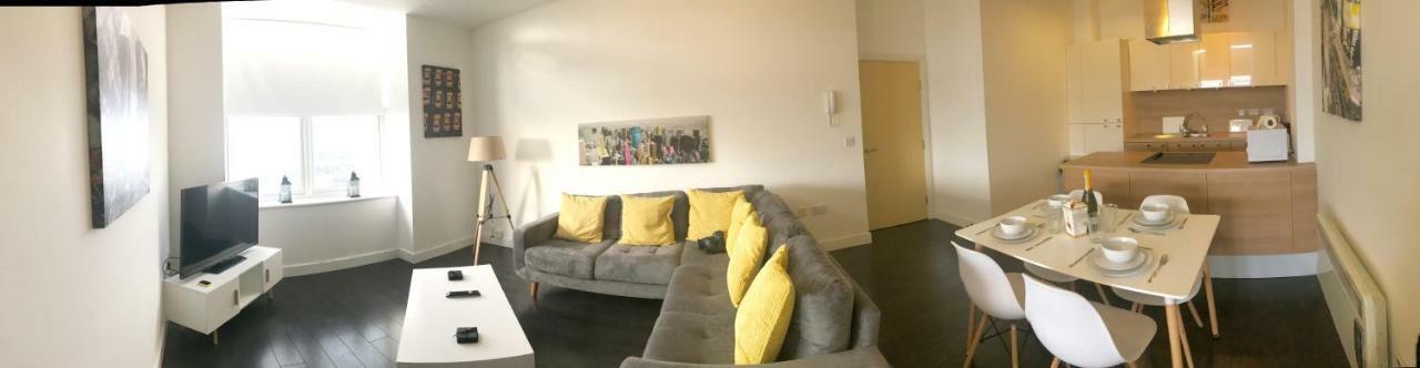 Canal Side Apartment By Serviced Living Liverpool Esterno foto